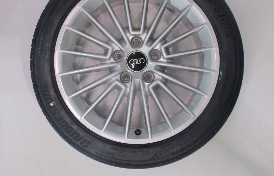 Audi Audi A3 S3 8Y 8V 17 inch velgen Bridgestone Zomerbanden Origineel