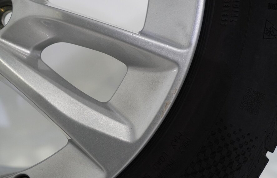 BMW BMW 1 2 serie F40 F44 2 serie Gran Coupe 474 16 inch velgen Continental Winterbanden Origineel