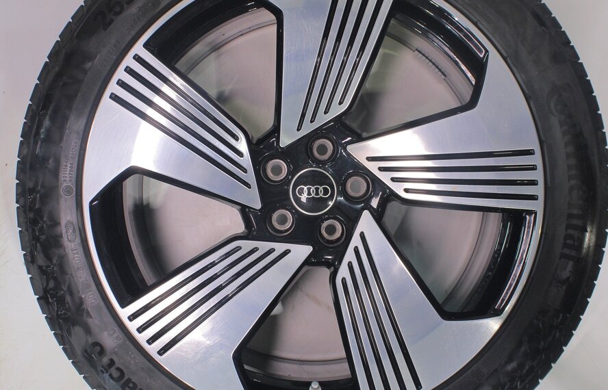 Audi Audi e-tron GE Q8 e-tron 21 inch velgen Continental Zomerbanden Origineel