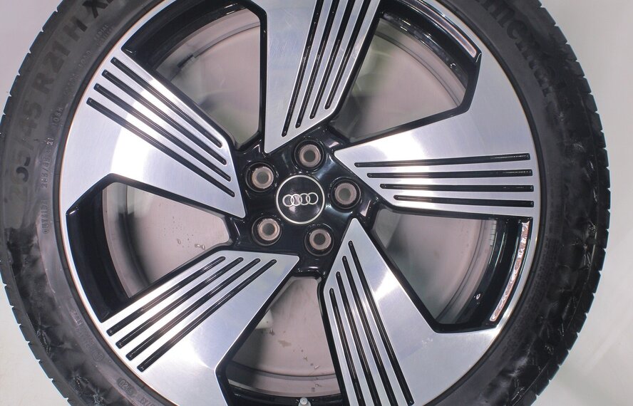 Audi Audi e-tron GE Q8 e-tron 21 inch velgen Continental Zomerbanden Origineel