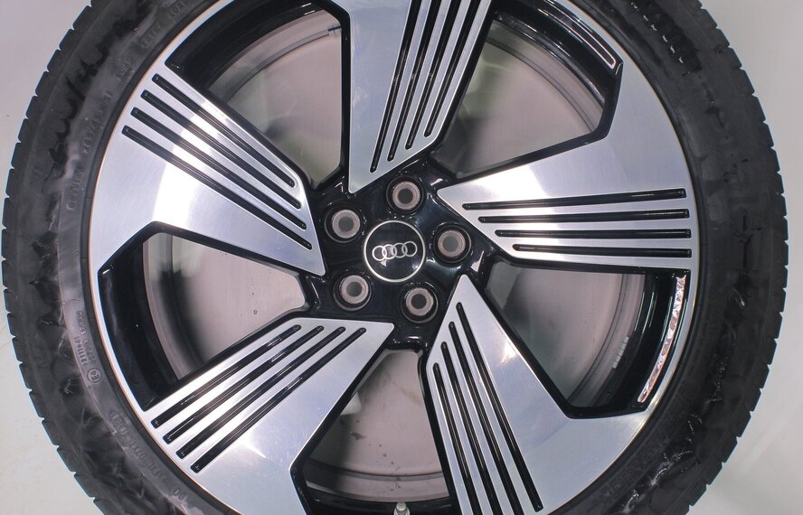 Audi Audi e-tron GE Q8 e-tron 21 inch velgen Continental Zomerbanden Origineel