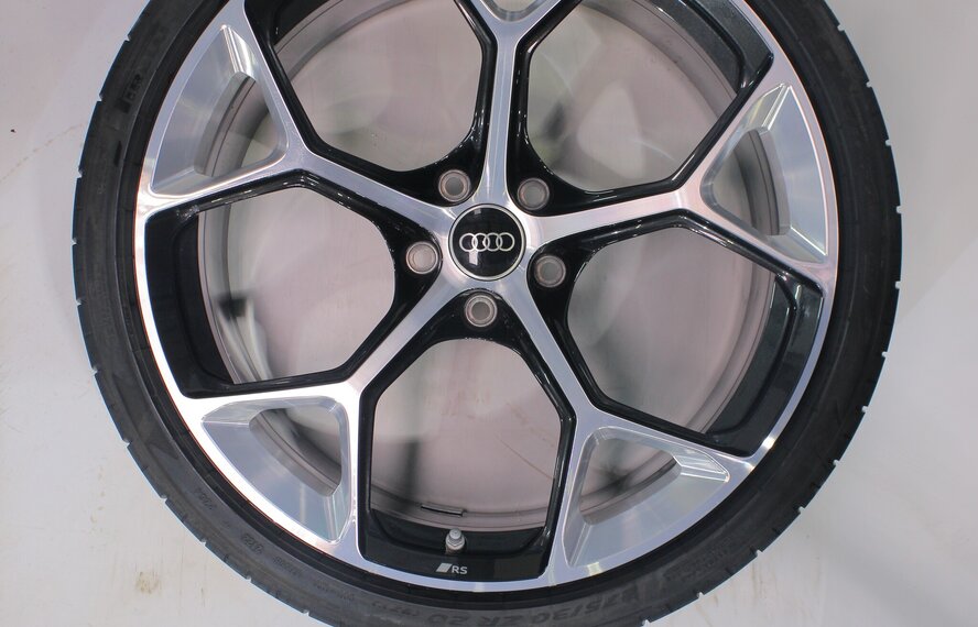 Audi Audi RS4 RS5 B9 20 inch velgen Pirelli Zomerbanden Origineel