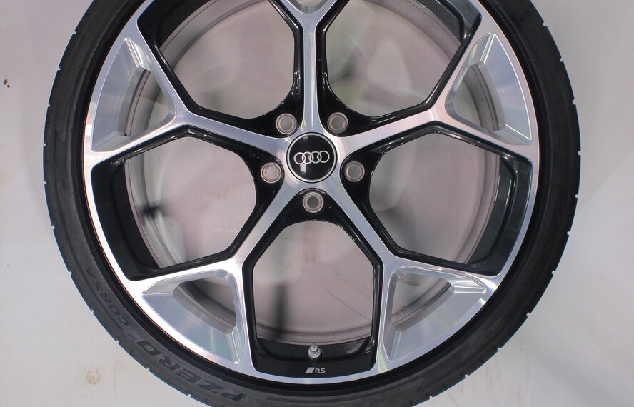 Audi Audi RS4 RS5 B9 20 inch velgen Pirelli Zomerbanden Origineel