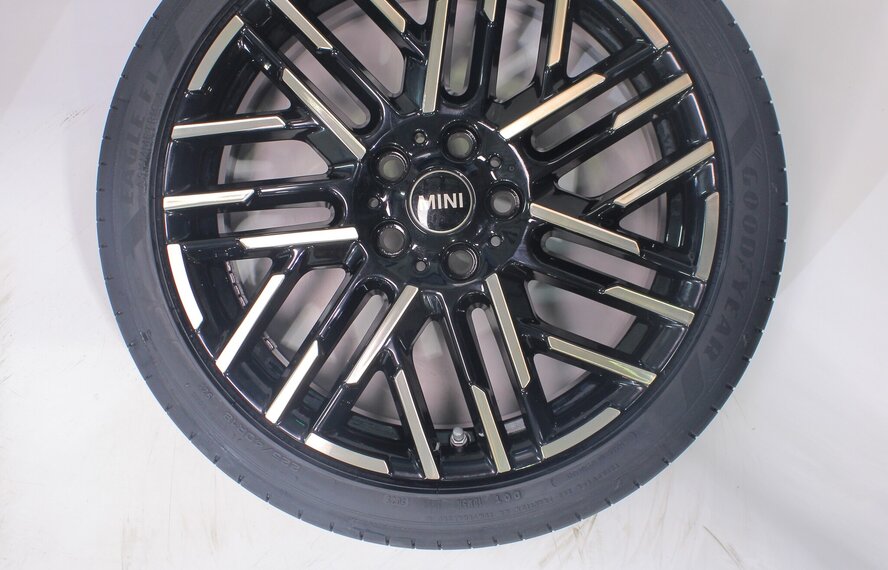 Mini Cooper J01 18 inch velgen Goodyear Zomerbanden Nieuw Origineel