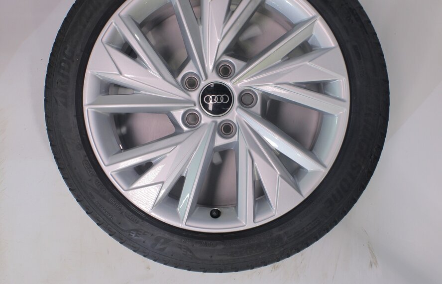 Audi Audi A3 S3 8Y 8V 17 inch velgen Bridgestone Zomerbanden Origineel