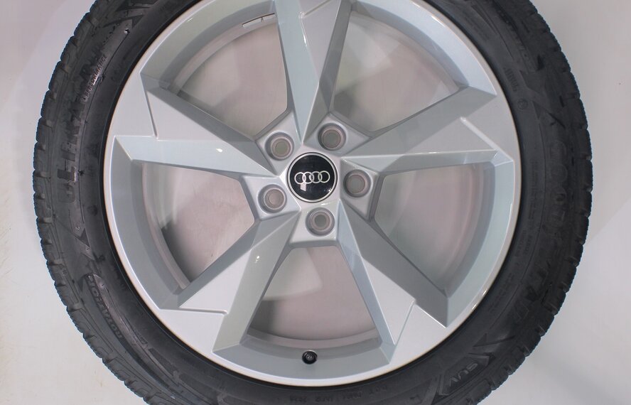 Audi Audi Q3 SQ3 F3B 19 inch velgen Goodyear Winterbanden Origineel