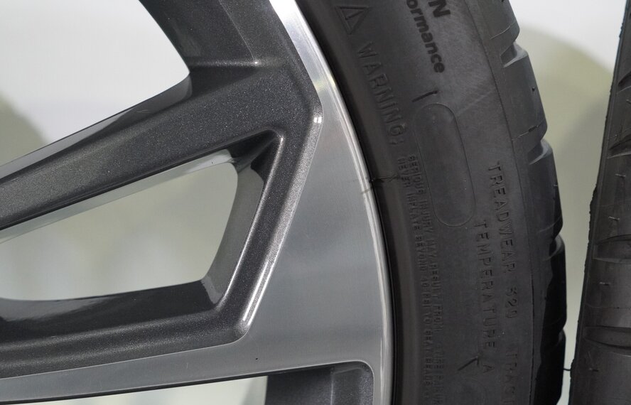 Audi Audi A4 S4 B9 8W 18 inch velgen Michelin Zomerbanden Origineel