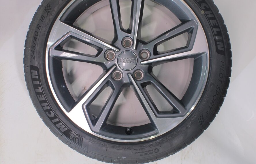 Audi Audi A4 S4 B9 8W 18 inch velgen Michelin Zomerbanden Origineel