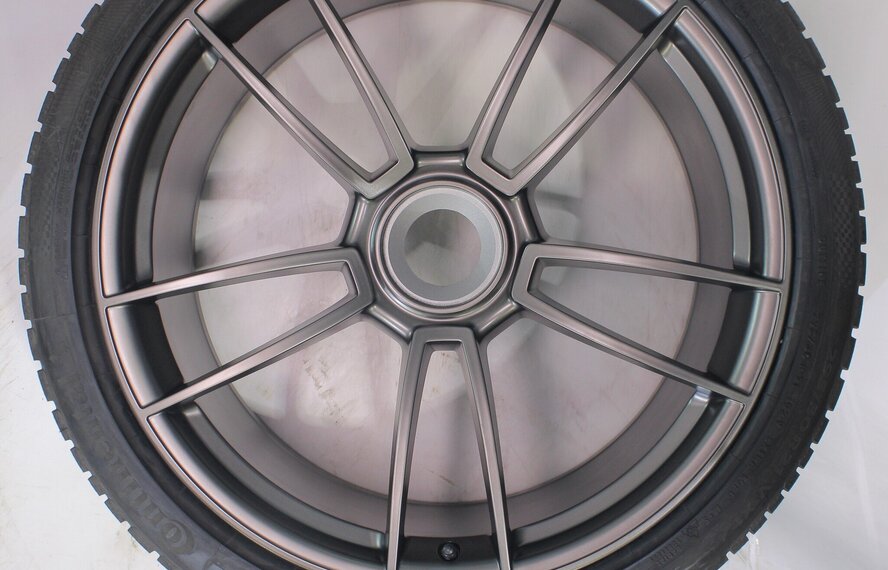 Porsche Porsche 911 992 GTS Turbo S GT3 20 & 21 inch velgen Continental Winterbanden Origineel