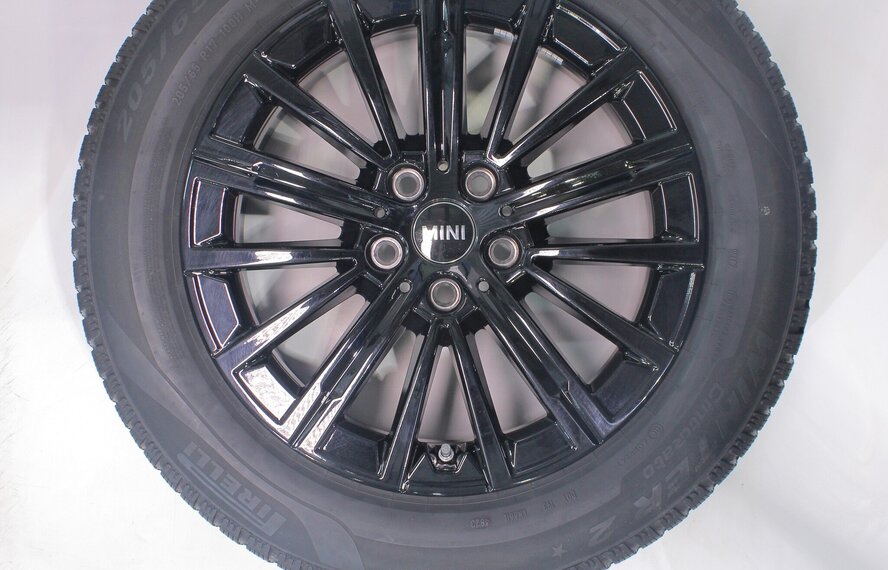 Mini U25 Countryman 833 17 inch velgen Pirelli Winterbanden Origineel