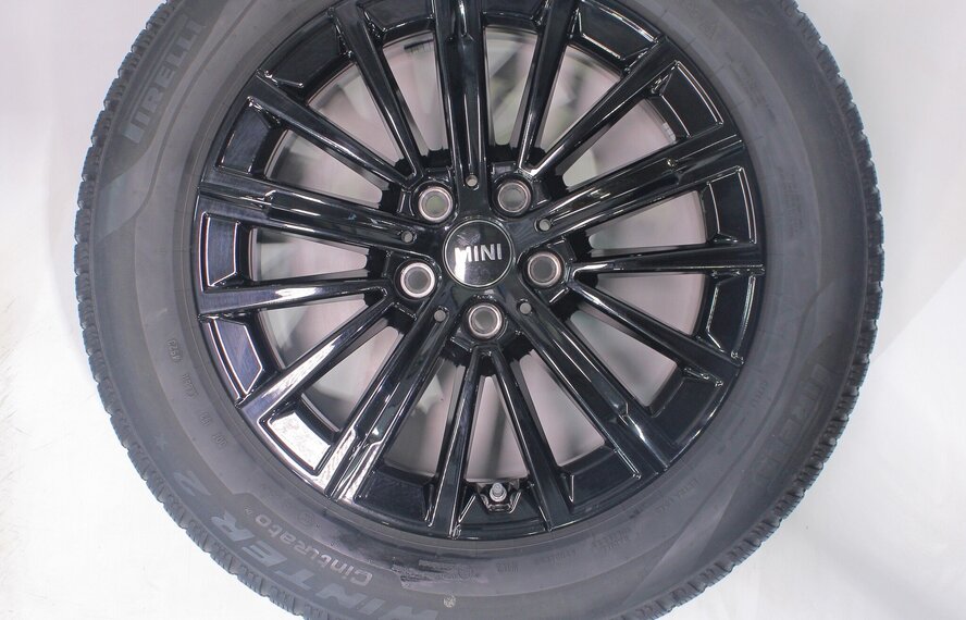 Mini U25 Countryman 833 17 inch velgen Pirelli Winterbanden Origineel