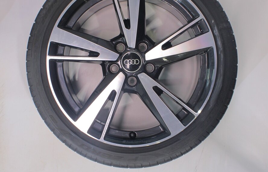 Audi Audi A3 S3 8Y 8V 18 inch velgen Pirelli Zomerbanden Origineel