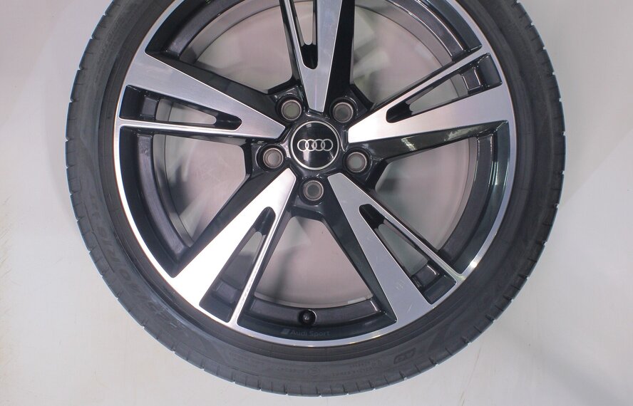 Audi Audi A3 S3 8Y 8V 18 inch velgen Pirelli Zomerbanden Origineel
