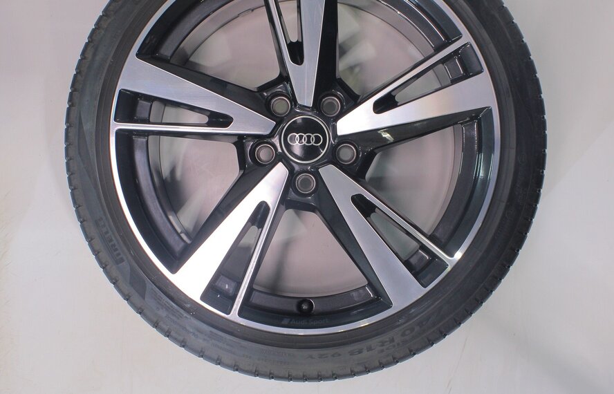 Audi Audi A3 S3 8Y 8V 18 inch velgen Pirelli Zomerbanden Origineel