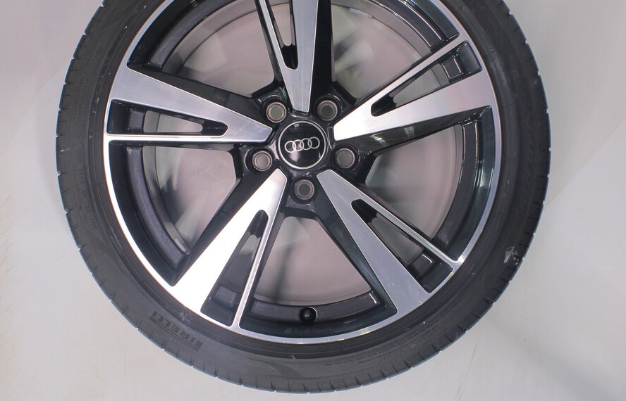 Audi Audi A3 S3 8Y 8V 18 inch velgen Pirelli Zomerbanden Origineel