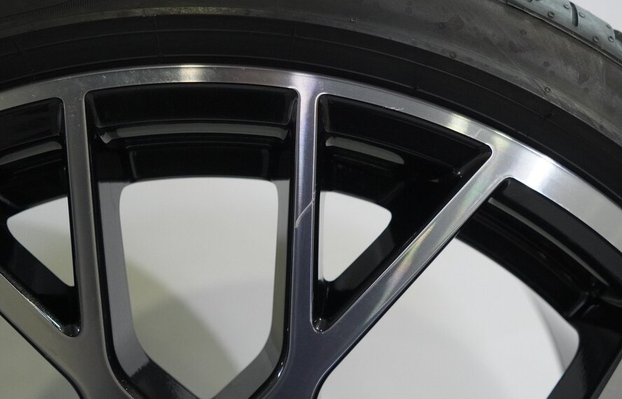 Audi Audi RS3 8Y 19 inch velgen Pirelli Zomerbanden Origineel