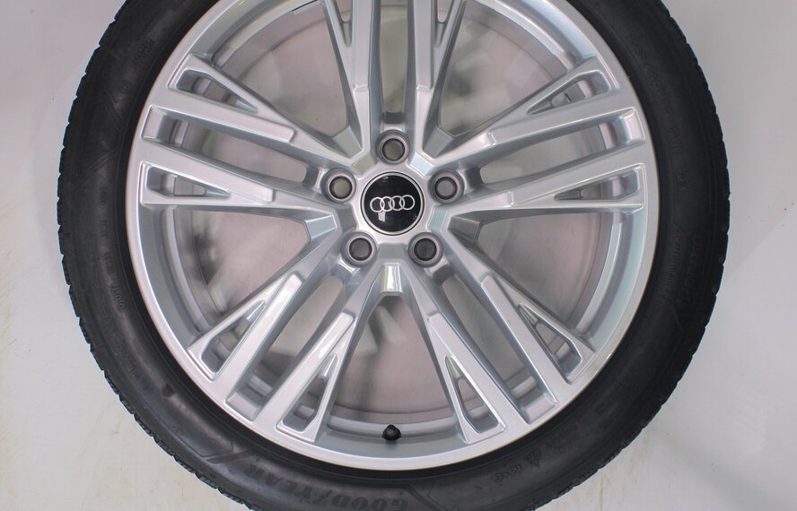Audi Audi A5 S5 B10 19 inch velgen Goodyear Winterbanden Origineel