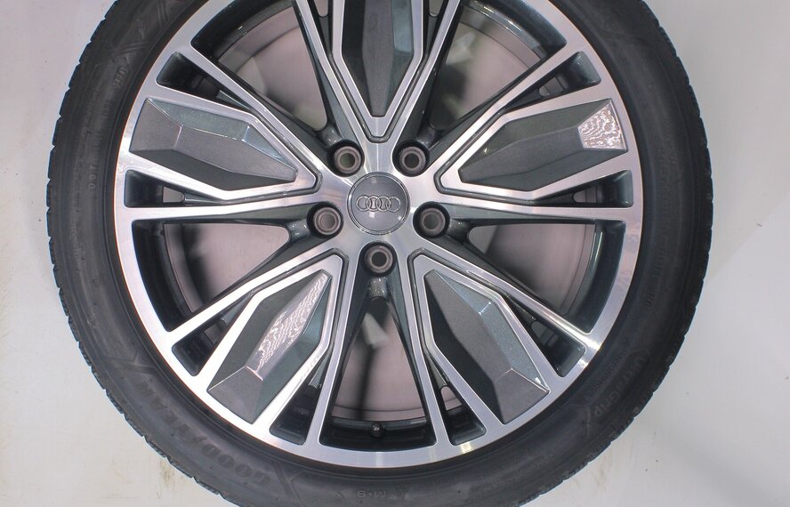 Audi Audi A5 S5 B10 19 inch velgen Goodyear Winterbanden Origineel