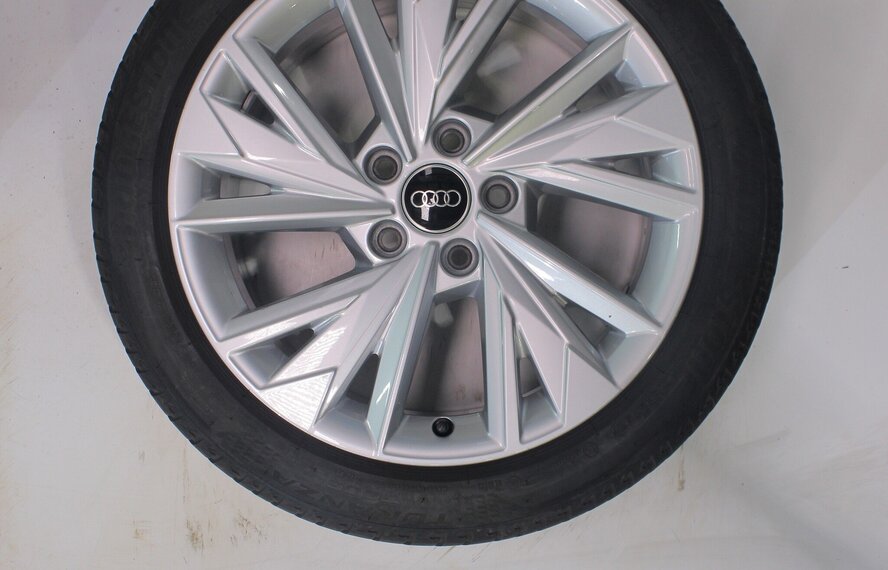 Audi Audi A3 S3 8Y 8V 17 inch velgen Bridgestone Zomerbanden Origineel