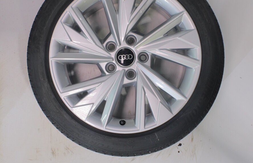 Audi Audi A3 S3 8Y 8V 17 inch velgen Bridgestone Zomerbanden Origineel