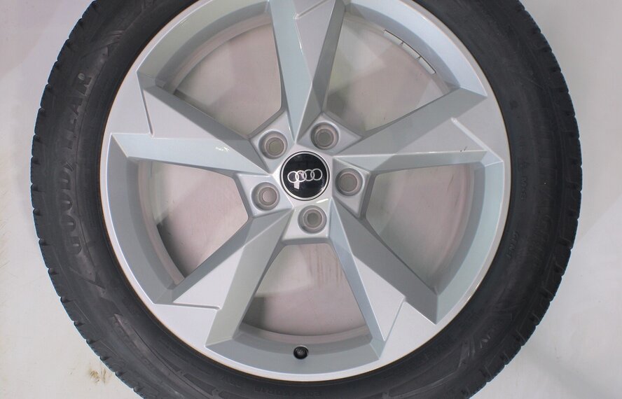 Audi Audi Q3 SQ3 F3B 19 inch velgen Goodyear Winterbanden Origineel