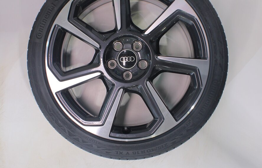 Audi Audi A1 S1 82A 8X S-line 18 inch velgen Continental Zomerbanden Nieuw Origineel