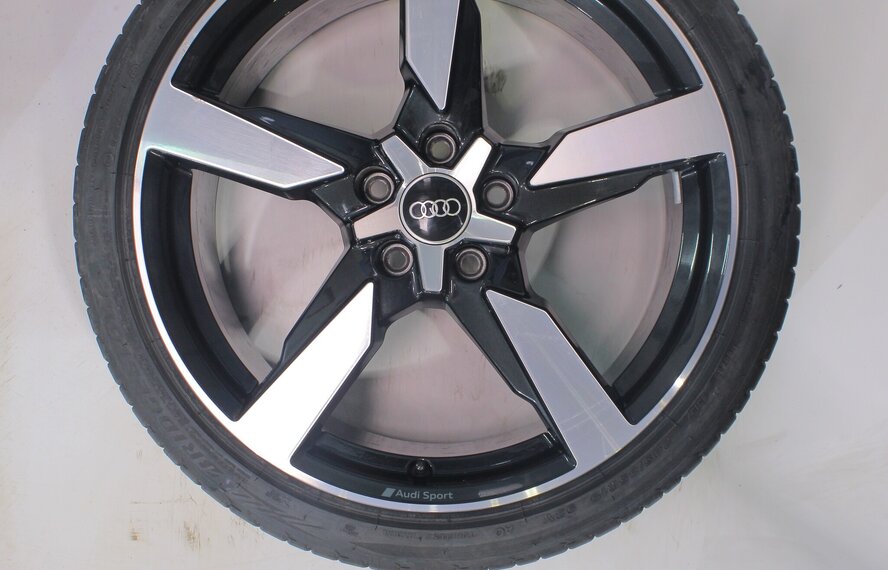 Audi Audi TT 8S S-line 19 inch velgen Bridgestone Zomerbanden Origineel