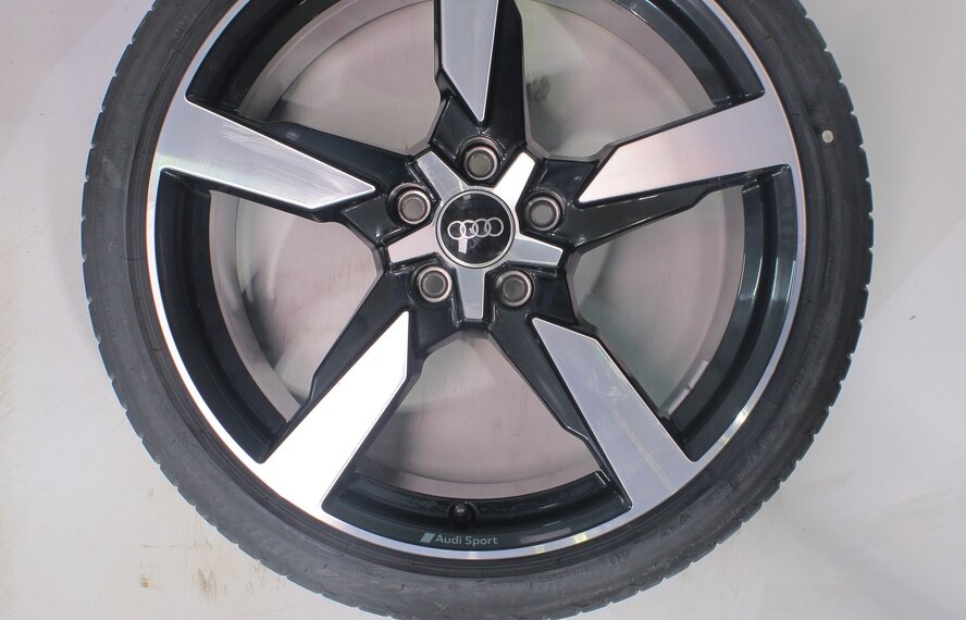 Audi Audi TT 8S S-line 19 inch velgen Bridgestone Zomerbanden Origineel