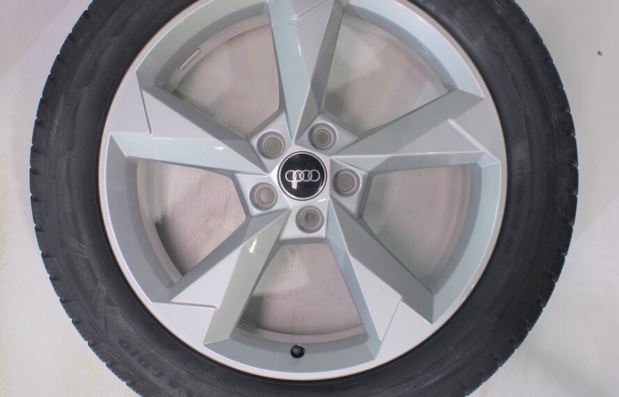 Audi Audi Q3 SQ3 F3B 19 inch velgen Goodyear Winterbanden Origineel