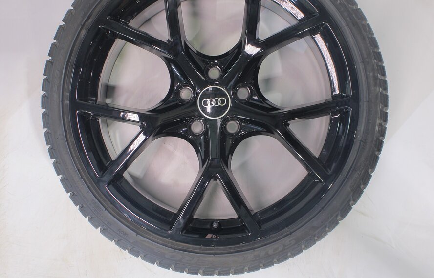 Audi Audi RS3 8Y 19 inch velgen Pirelli Winterbanden Nieuw Origineel