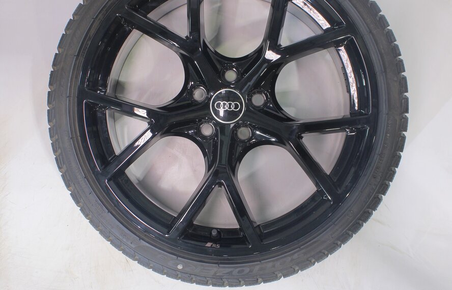 Audi Audi RS3 8Y 19 inch velgen Pirelli Winterbanden Nieuw Origineel