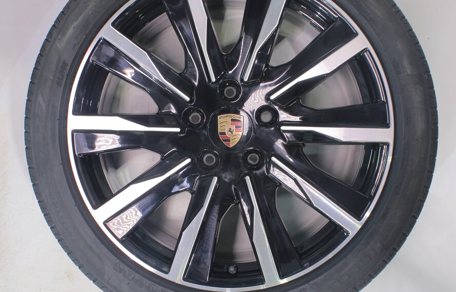 Porsche Porsche Taycan 4S S Turbo 20 inch velgen Pirelli Zomerbanden Nieuw Origineel