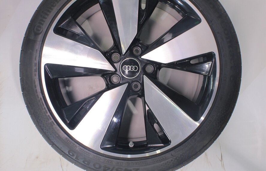 Audi Audi A5 S5 B10 19 inch velgen Continental Zomerbanden Origineel