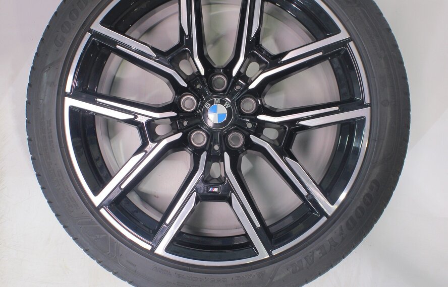 BMW BMW 4 serie i4 G26 859M 19 inch velgen Goodyear Winterbanden Origineel