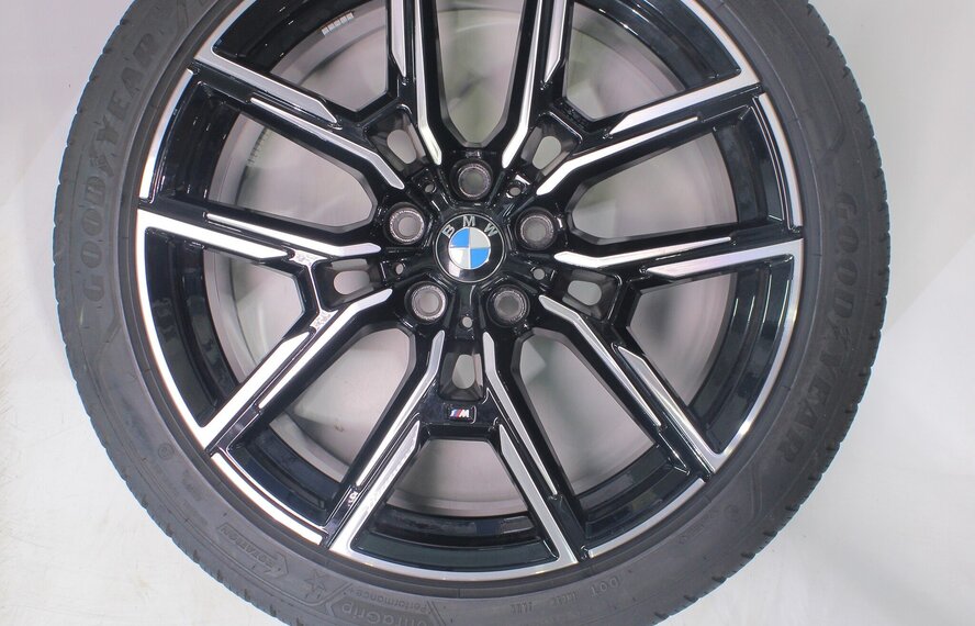 BMW BMW 4 serie i4 G26 859M 19 inch velgen Goodyear Winterbanden Origineel