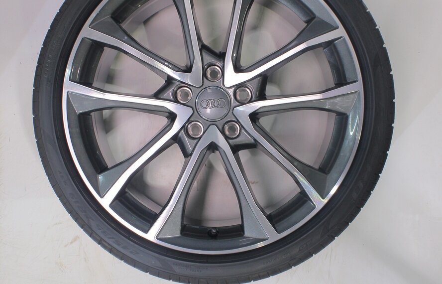 Audi Audi A4 S4 B9 8W 19 inch velgen Pirelli Zomerbanden Nieuw Origineel