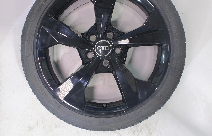 Audi Audi A3 S3 8Y 8V 18 inch velgen Dunlop Winterbanden Origineel