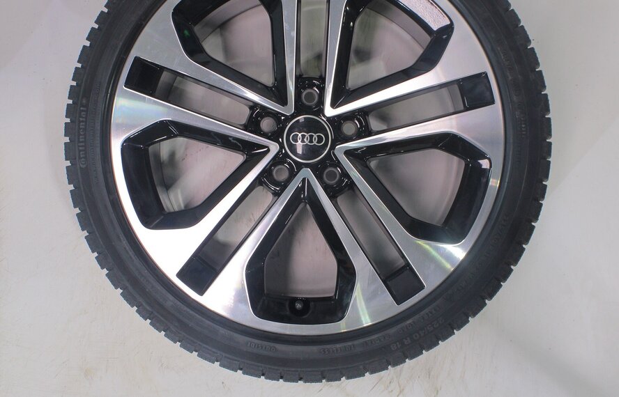 Audi Audi A3 S3 8Y 8V S-line 18 inch velgen Continental Winterbanden Nieuw Origineel