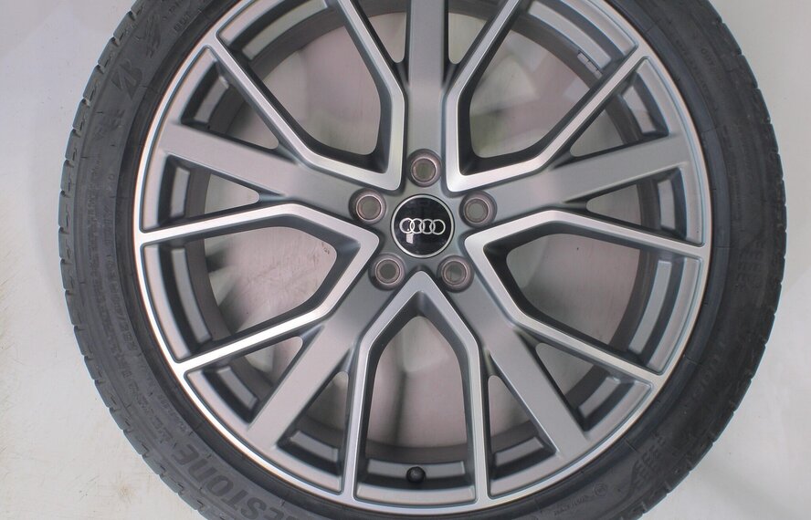 Audi Audi Q3 SQ3 F3B 20 inch velgen Bridgestone Zomerbanden Origineel