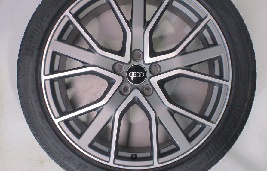 Audi Audi Q3 SQ3 F3B 20 inch velgen Bridgestone Zomerbanden Origineel