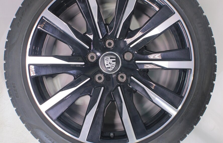 Porsche Porsche Taycan 4S S Turbo 20 inch velgen Pirelli Winterbanden Origineel