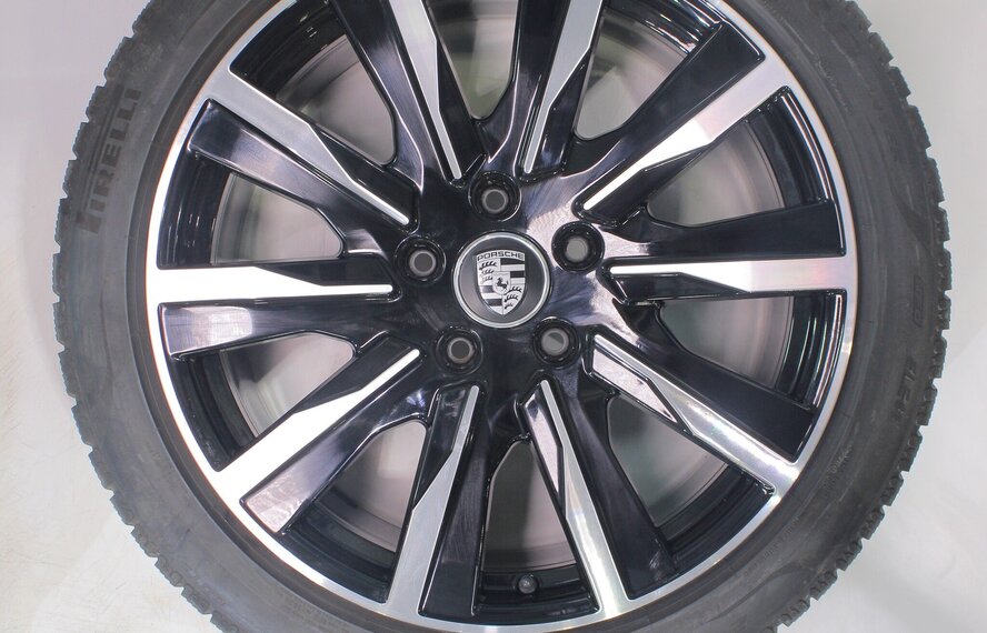 Porsche Porsche Taycan 4S S Turbo 20 inch velgen Pirelli Winterbanden Origineel