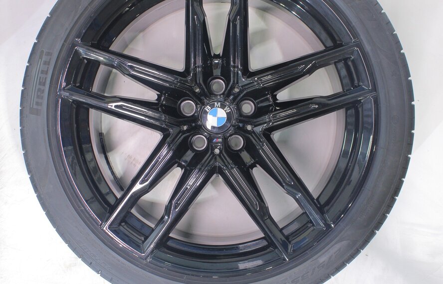 BMW BMW M8 F91 F92 F93 810M 20 inch velgen Pirelli Zomerbanden Origineel