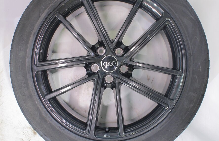 Audi Audi Q5 8MA S-line 20 inch velgen Vredestein Zomerbanden Origineel