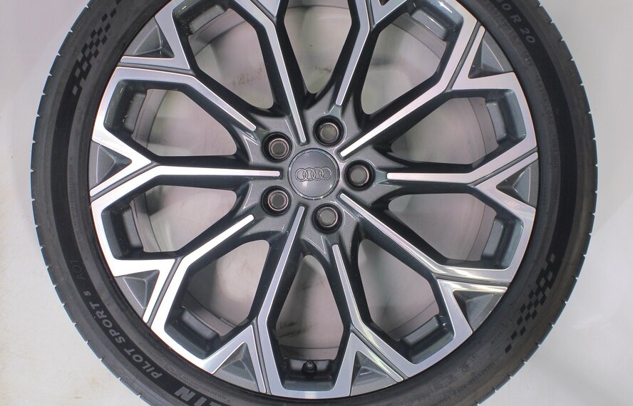 Audi Audi A6 C9 20 inch velgen Michelin Zomerbanden Origineel
