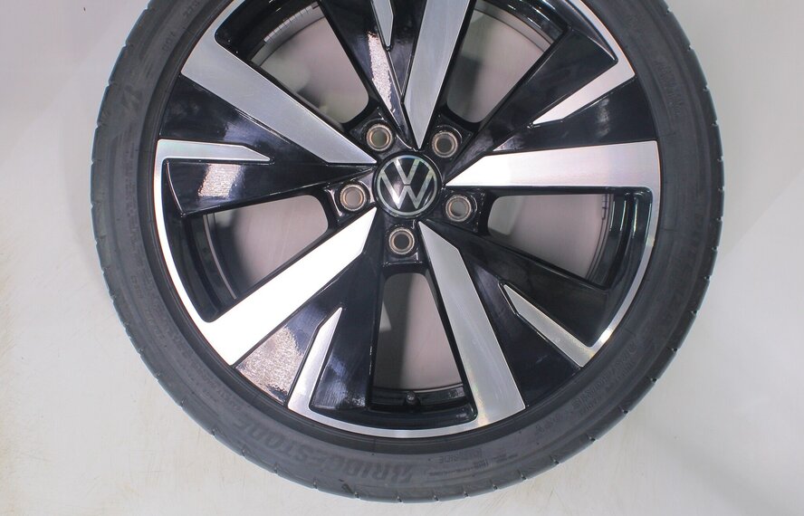 Volkswagen Volkswagen Golf 5 6 7 8 Catania 18 inch velgen Bridgestone Zomerbanden Nieuw Origineel