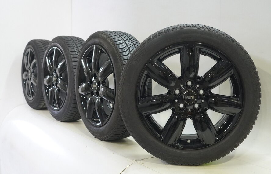 Mini Mini Clubman F54 528 17 inch velgen Pirelli Winterbanden Origineel
