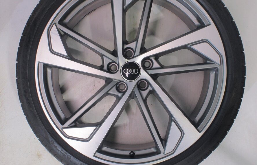 Audi Audi A6 A7 4K C8 21 inch velgen Pirelli Zomerbanden Origineel