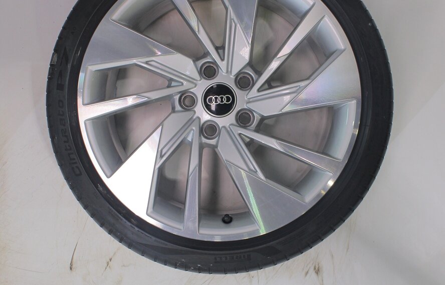 Audi Audi A3 S3 8Y 8V 18 inch velgen Pirelli Zomerbanden Origineel