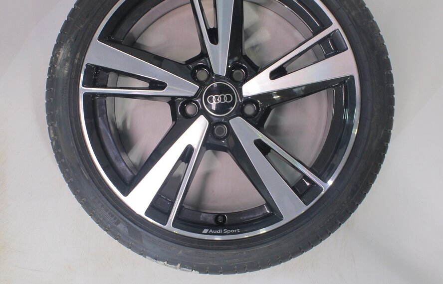 Audi Audi A3 S3 8Y 8V 18 inch velgen Pirelli Zomerbanden Origineel